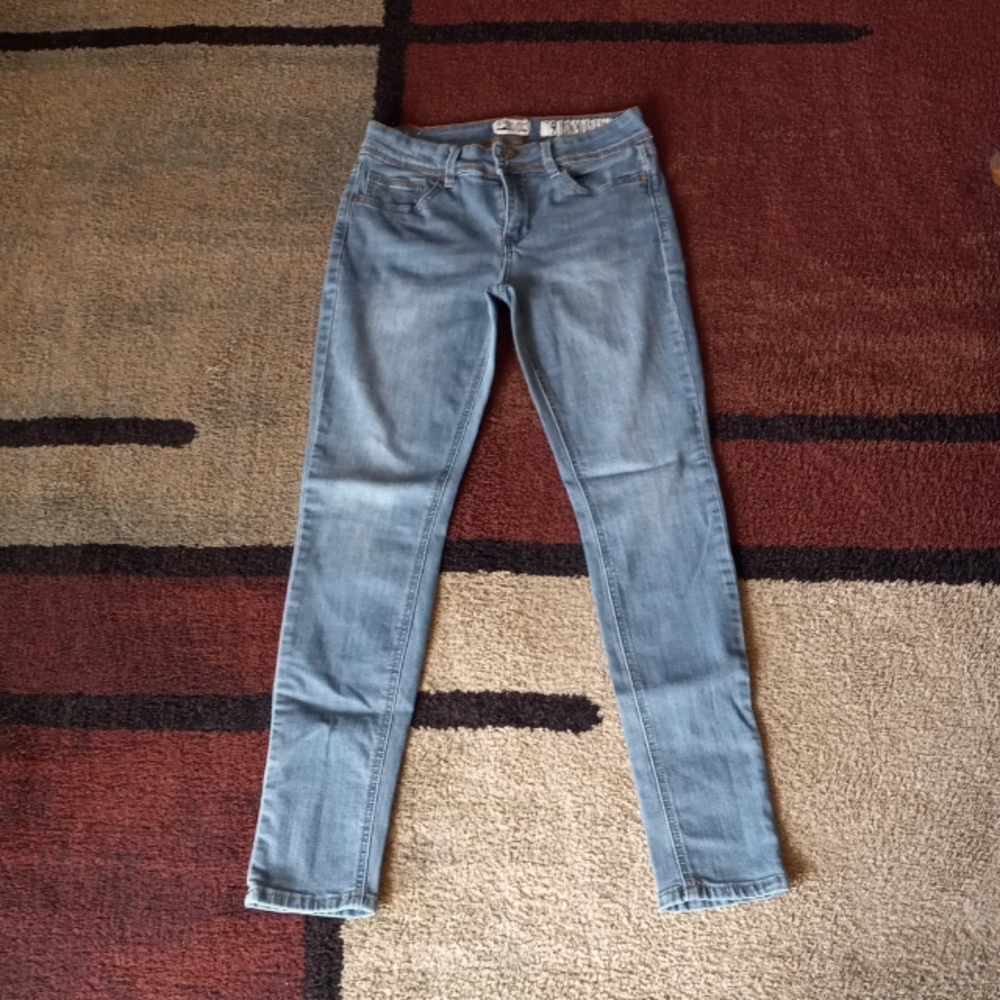 Size 9 ankle jeans 👖